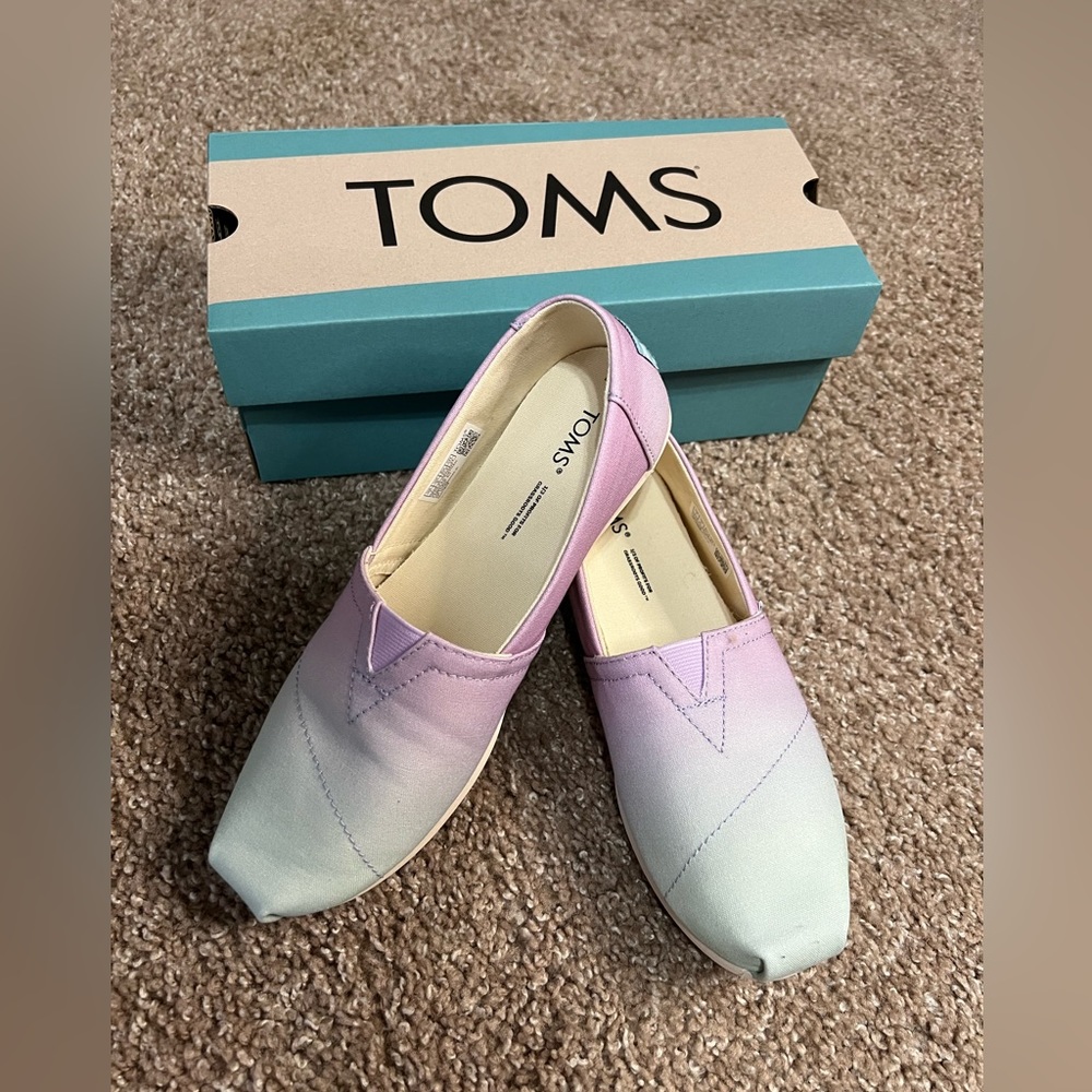 Toms shoes never been worn